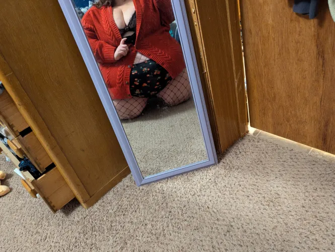 Thumbnail SSBBW Temptation: 'Come Take a Peek' by Cherri-pie