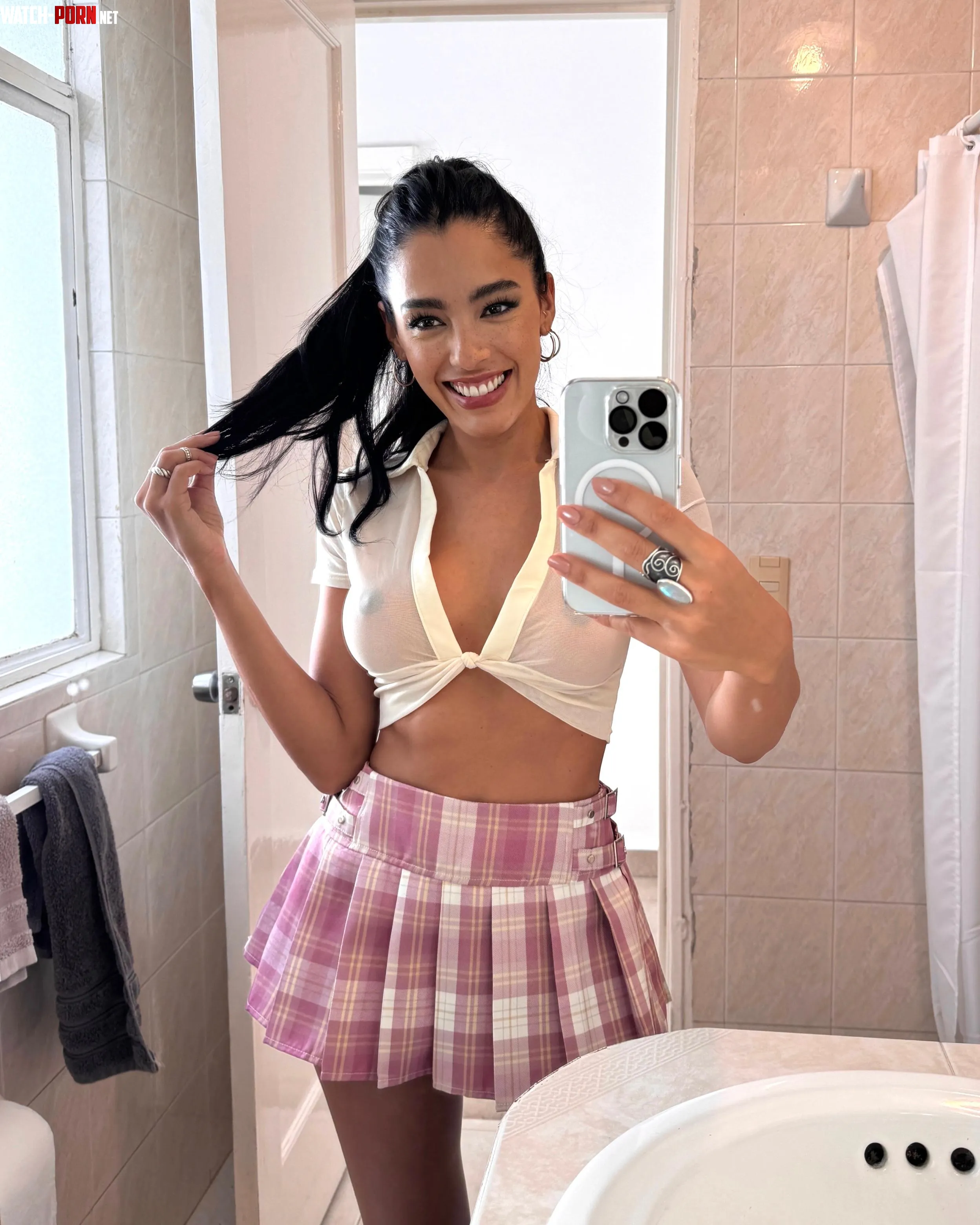 This outfit makes me feel happy  by ashydeluca