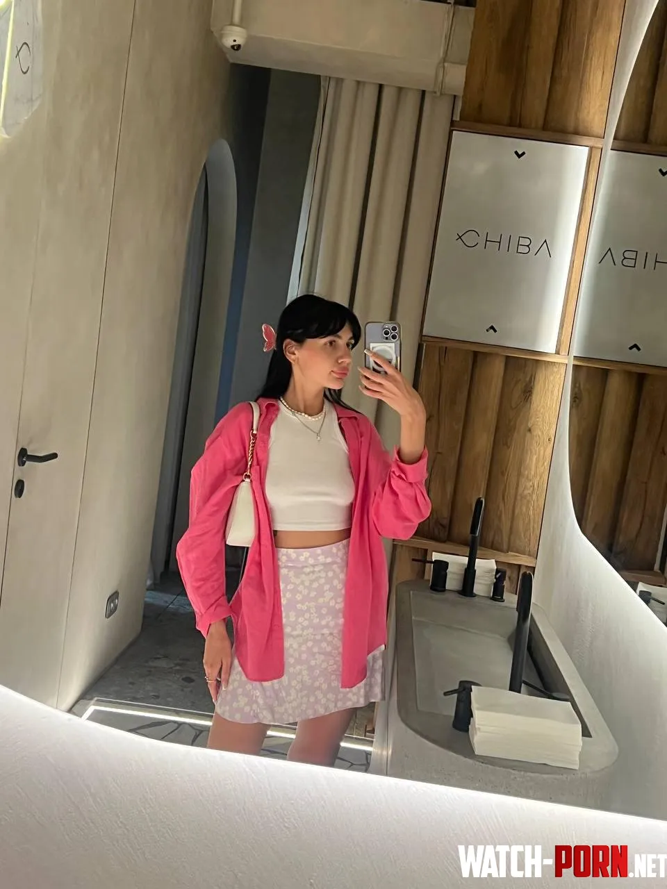 I love mirror selfies by pinkpaanther