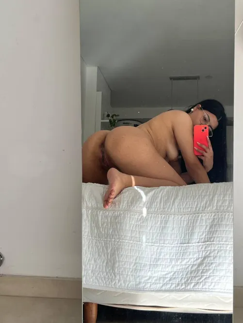 Thumbnail Yearning for Daddy's Presence: angelawwq Shows Affection
