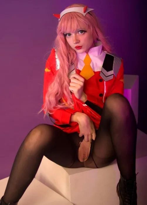 Thumbnail Seductive Zero Two: Ave Ria's Allure in NudeCosplay
