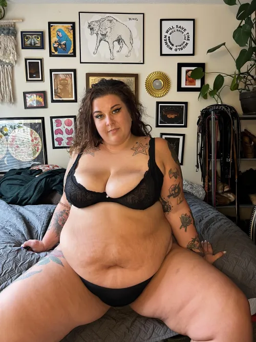 Thumbnail Bedtime Chronicles: Holdin This Bed Down - A SSBBW Story