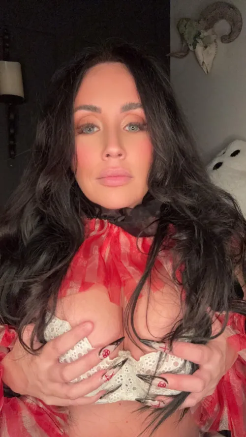 Thumbnail badbunnie1286 Gets Spooky: Getting in the Halloween Spirit