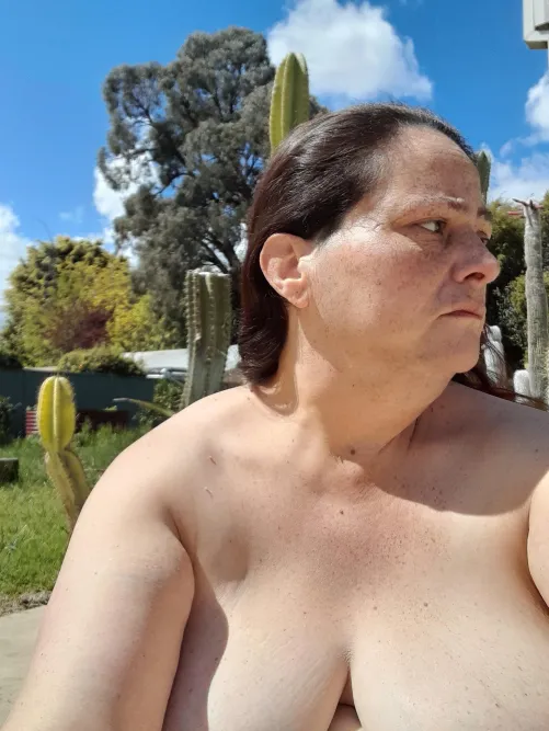 Thumbnail Discover the Beauty of Curvy Nudists with xgypsybellax