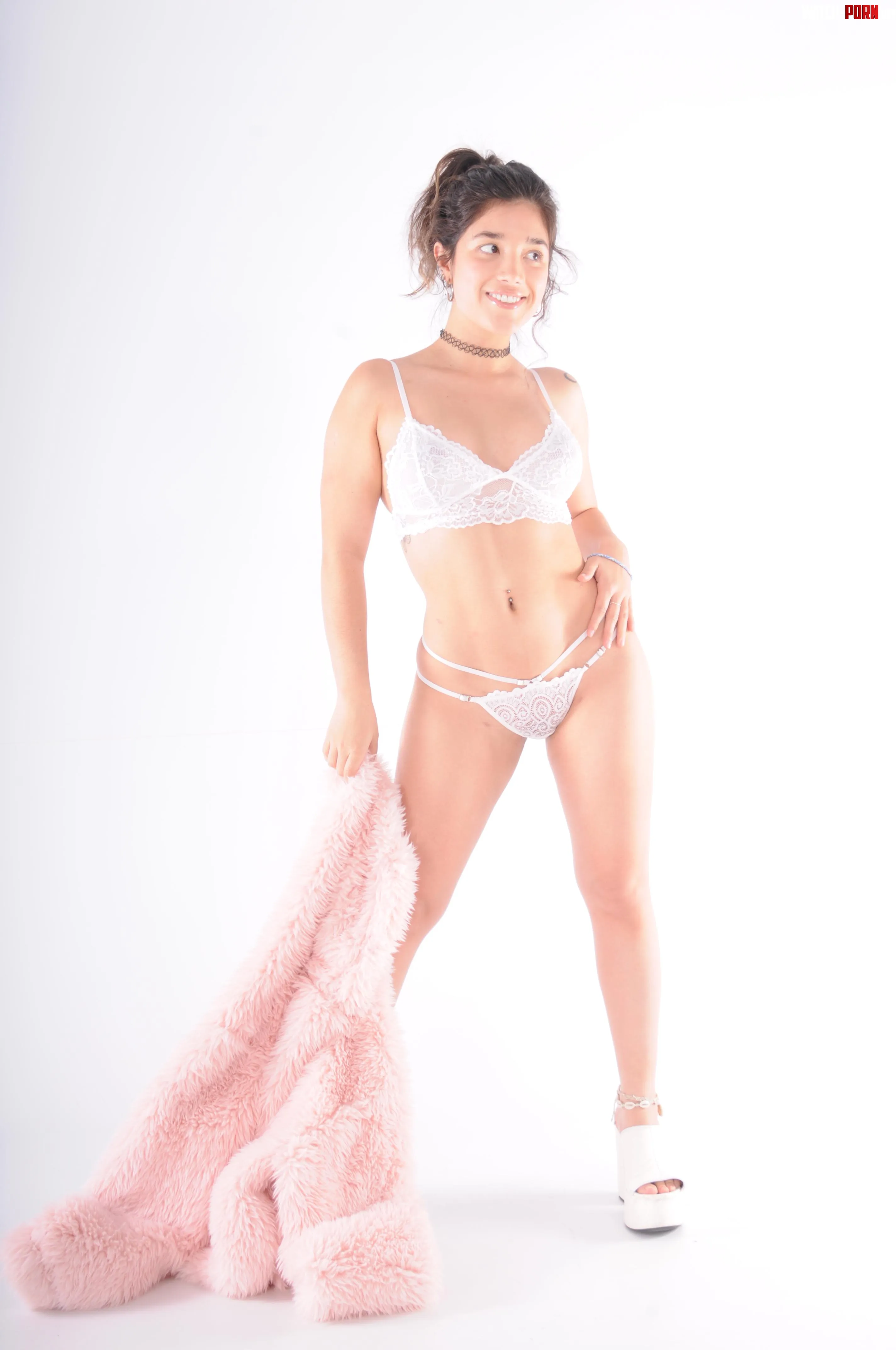 total latina treat  by ariannelychee