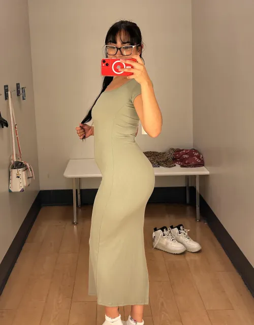 Thumbnail Stunning Tight Dress Review by chiquiis: A Must-Have in Your Collection!