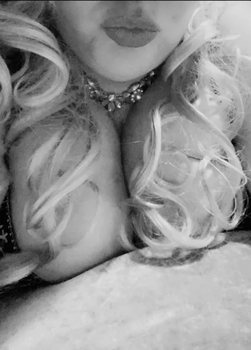 Thumbnail Sultry Saturday: FruityTales69's Allure on OnlyFans101