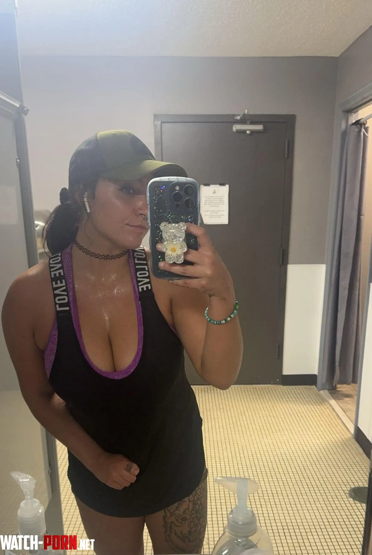 Always working hard  by Juiceypeaches102