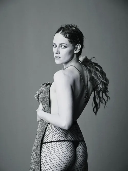 Thumbnail rottensoapdish Features Kristen Stewart's Captivating Allure in celebnsfw