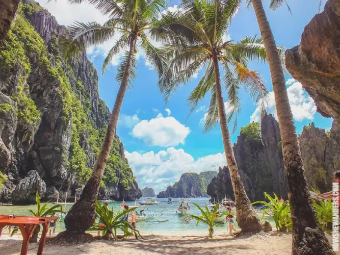 Thumbnail Where the Sky Meets the Sea: A Magical Beach Experience