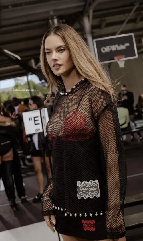 Thumbnail No_Ingenuity_2966 Captures Alessandra Ambrosio's Nipslip at Offwhite Event - NSFW Fashion