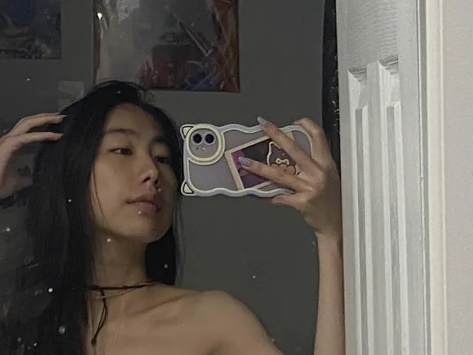 Thumbnail Dirty Mirror Again: Capturing Raw Moments by lycheecheebb