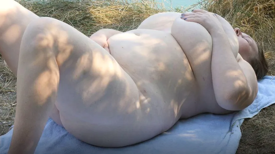 Thumbnail Sensual Beach Experience: Lilydreamboobs BBW Nudists Story