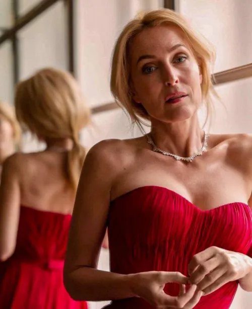 Thumbnail Gillian Anderson: Timeless Beauty in Gentleman's Boners