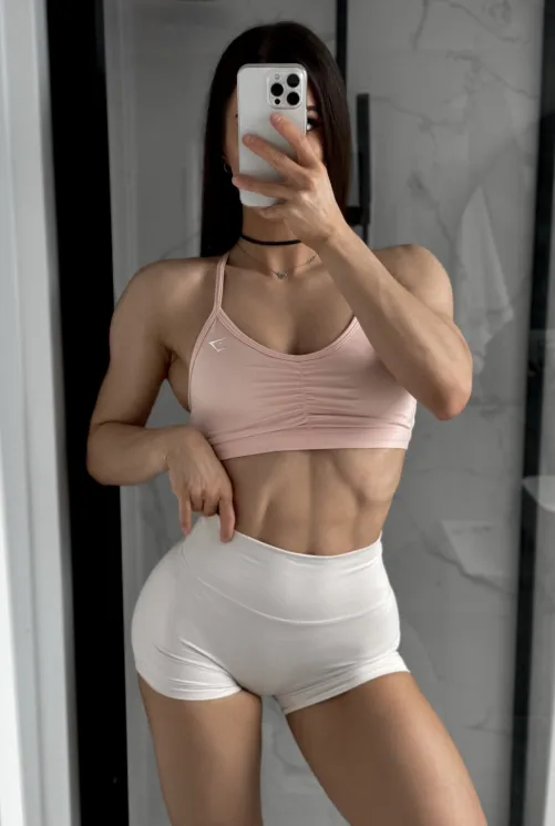 Thumbnail linasphysiquexxx Offers Another Peachy Perfect View in tight_shorts
