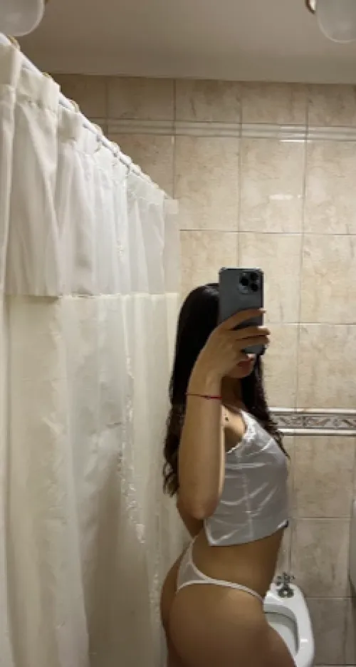 Thumbnail Unveiling Dreamy Vibes: A Mirror Selfie Story by itsxChloee