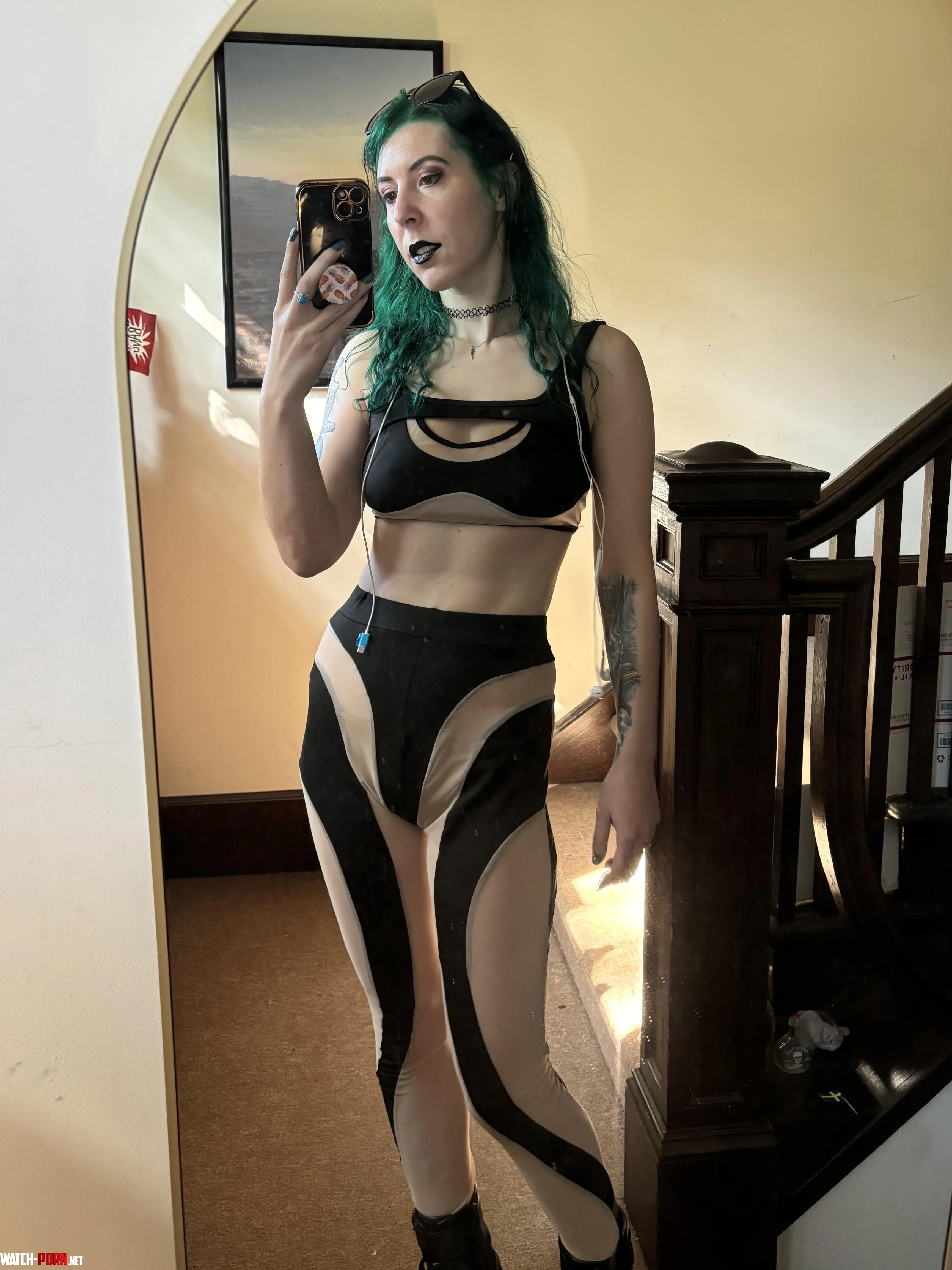 Green haired goth by sirenskiss3