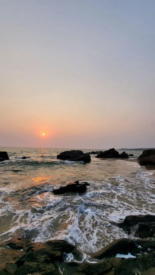 Thumbnail Witnessing the Perfect Sunset Views at the Beach