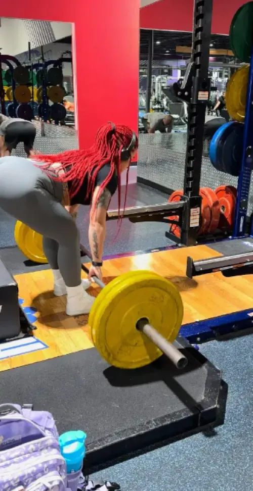 Thumbnail Buffbambii's Experience: Another Day at the Gym