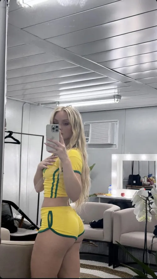 Thumbnail Zara Larsson: A Closer Look at the Celebrity's Backside by samraedana in the Category of CelebrityButts