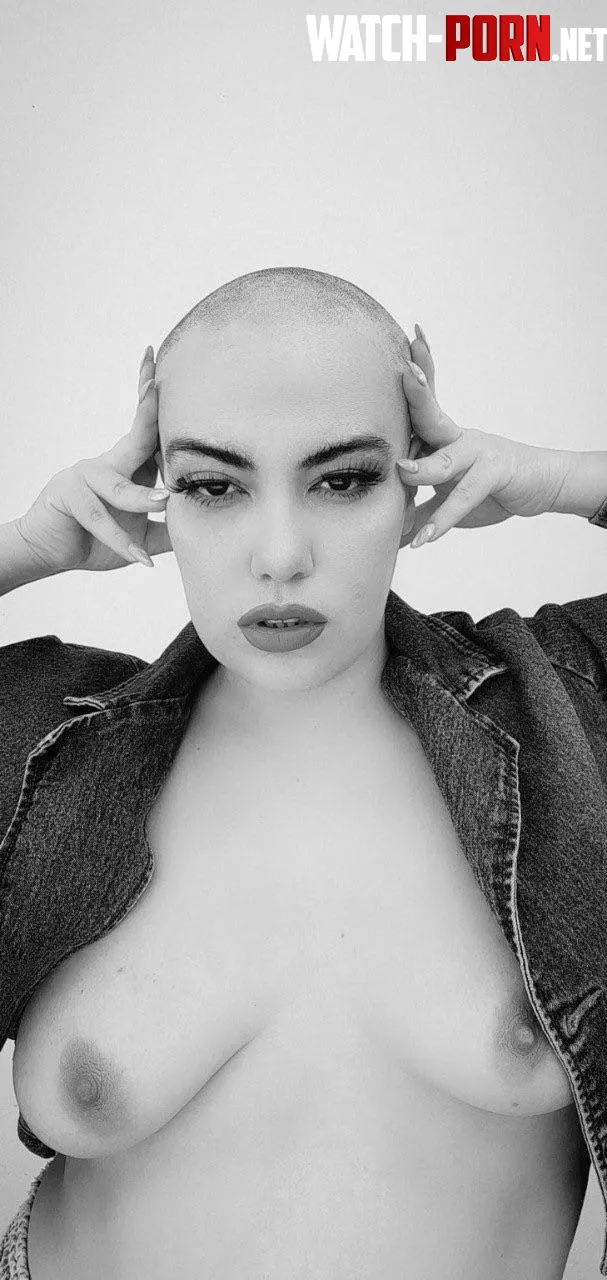 What title would you give to this photo by cherrypieok