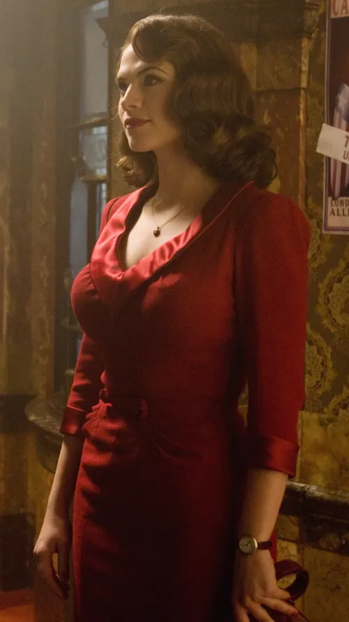 Thumbnail Hayley Atwell's Classic Sophistication | Winter_Painter_8707