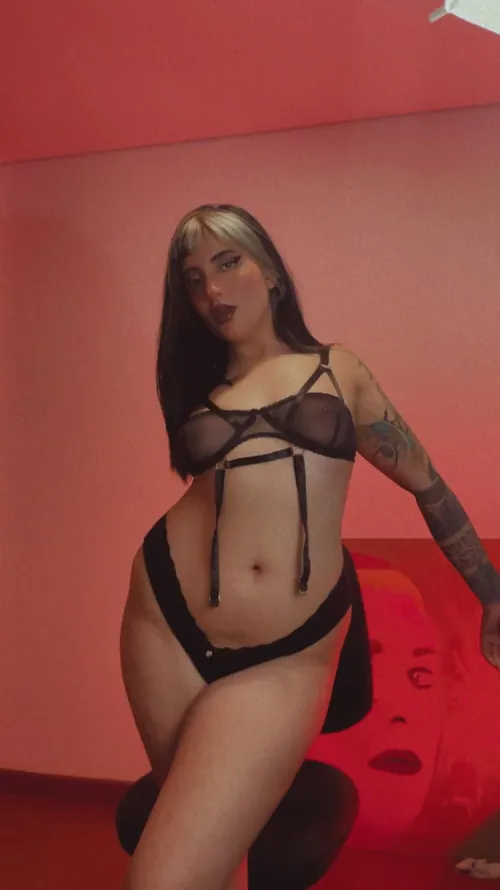 Thumbnail Curvy Gone Wild: Unveiling simmoneb's Altgonewild Journey