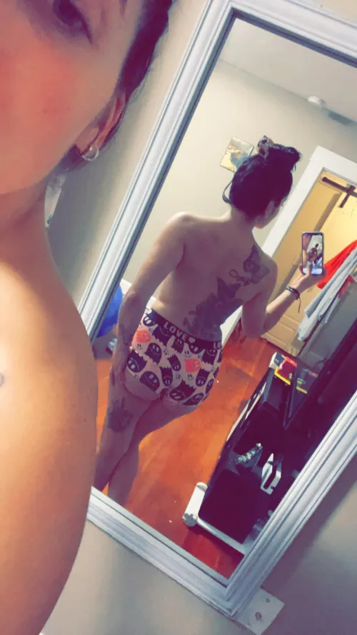 Thumbnail Exploring the Spooky World of HomeSchooledHottie's OnlyFans | Exclusive Content Await!