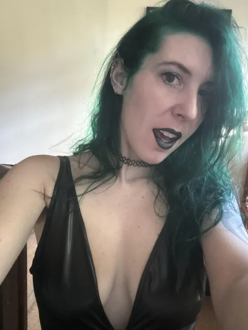 Thumbnail Unleashing Confidence in a Leather Bodysuit Ensemble