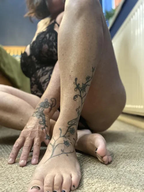 Thumbnail TattooedMelody73: Get Motivated with Monday's Delight