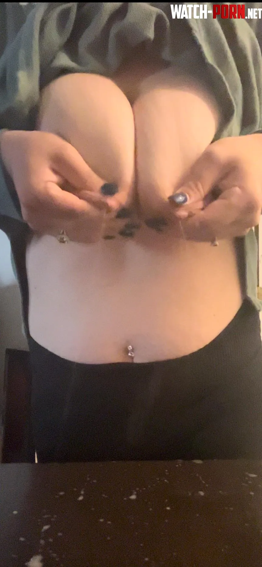 Come suck my sweet tits by LizziesLittleLife