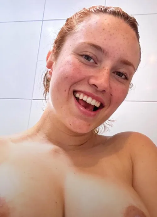 Thumbnail Puzzled_MJ's Daring Display: No Makeup, No Clothes, No Limits
