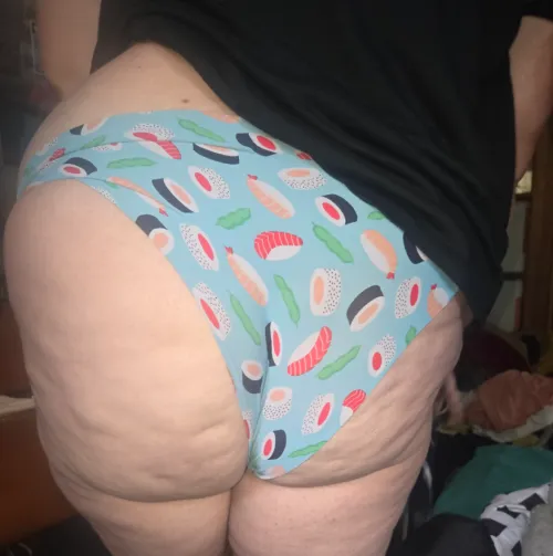 Thumbnail Loving My Booty Dimples: Embracing Imperfections | abigailgray256 | slightcellulite
