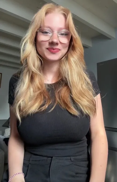Thumbnail Stunning in Black: Unveiling Beauty with brownpapersack | 2busty2hide