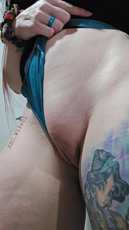 Thumbnail Intimate Moments: Revealing the Allure of the Pussy Mound
