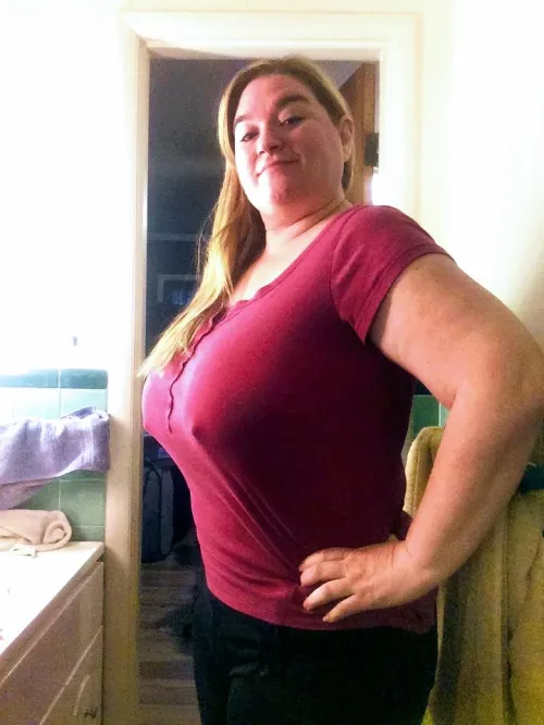 Thumbnail Epic Braless Poses: SteelTorch's Stylish Moments