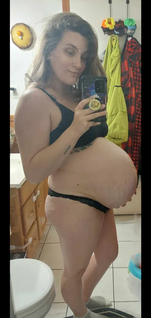 Thumbnail Am I Too Big for You: Navigating PreggoPorn with FNCMommy