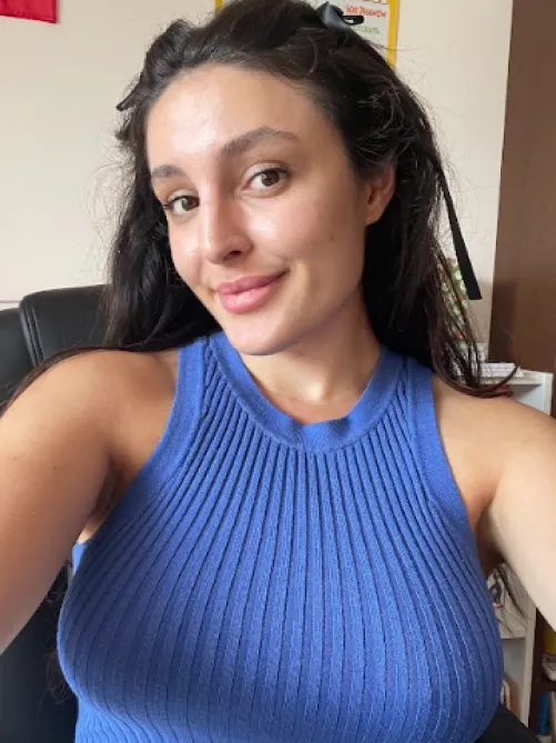 Thumbnail Bold in Blue: A Closer Look with Claire_Secret on 2busty2hide