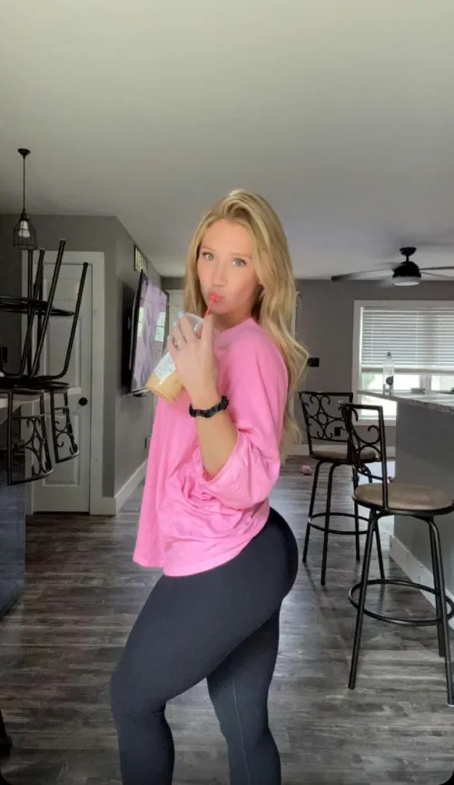 Thumbnail SilentCaze Presents the Enigmatic Lizzy Wurst: Dive into Wild Adventures