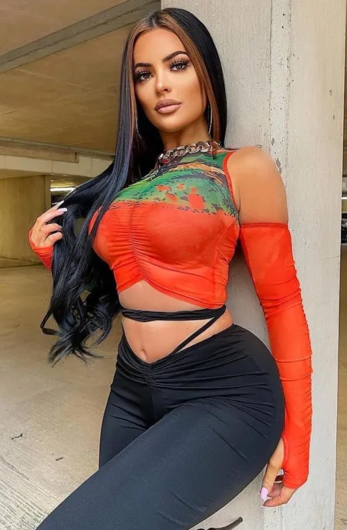 Thumbnail Fashion Focus: Stylish Tight Top | QuasarBaron