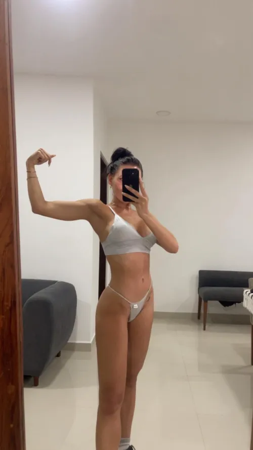 Thumbnail Hot-Madi's Gainsgtgtgt Delivers the Best LatinaMilfs Content