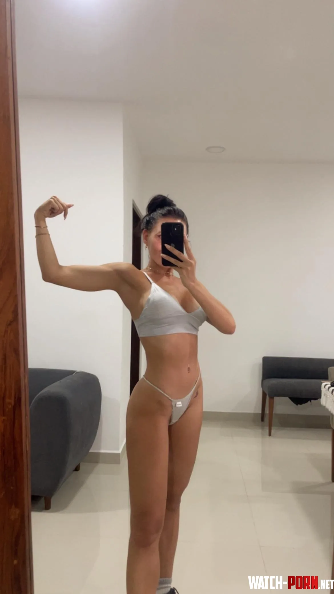 milfs with gainsgtgtgt by Hot-madi