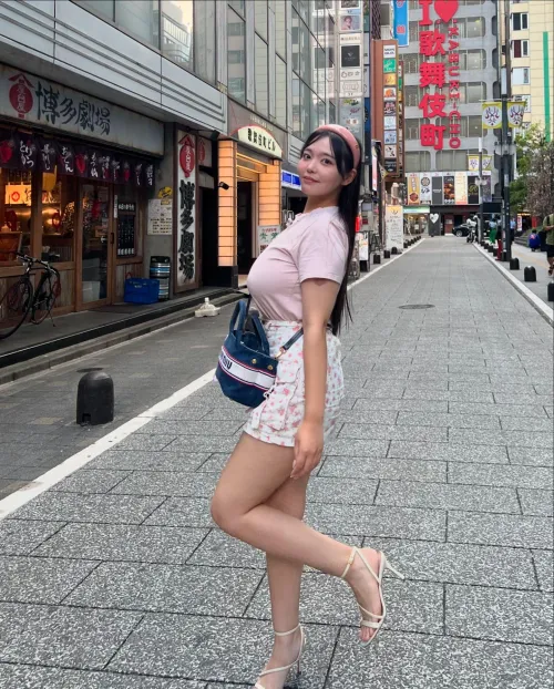 Thumbnail Pretty in Pink: A Stunning Look by figurephilosopher