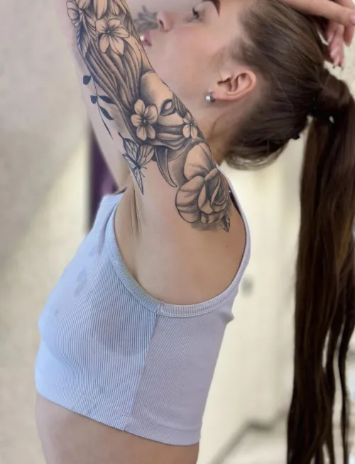 Thumbnail Apple_only_ Hits the Gym: A Day of Intense Training in Ponytails