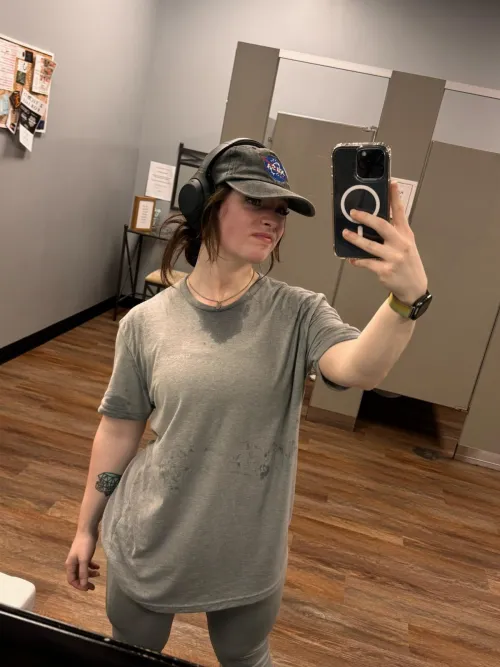 Thumbnail The Tale of a Tough Workout: Rubyelizabethh Shares Her Experience