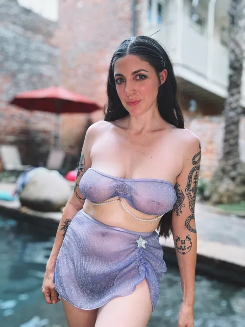 Thumbnail Poolside Glamour: Embracing Confidence