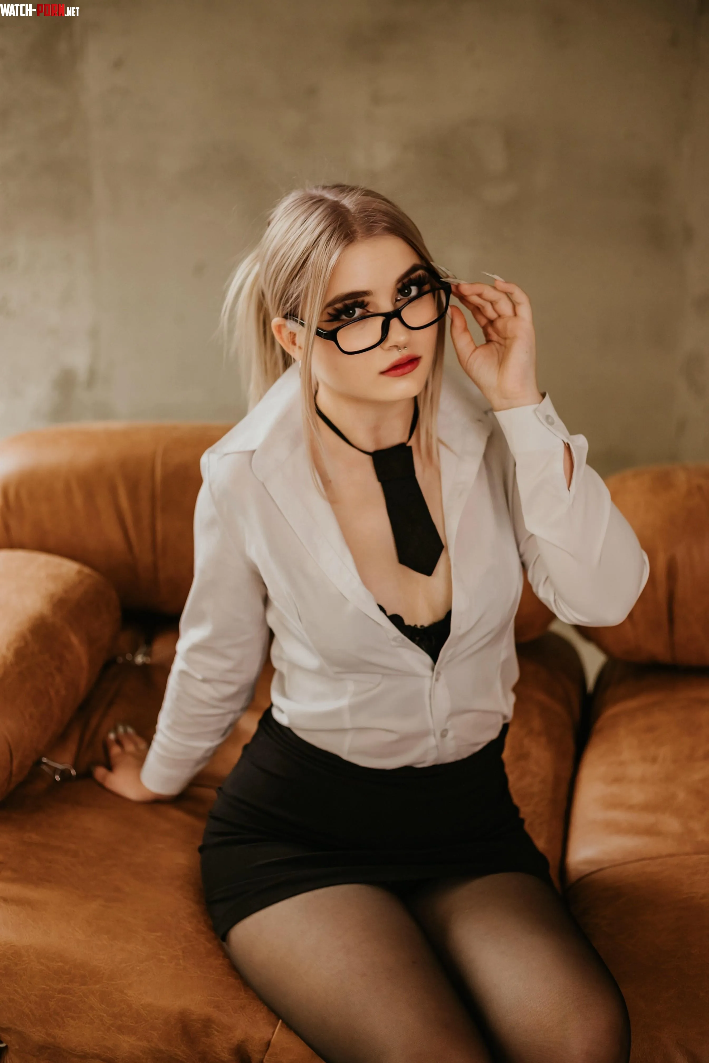 Would you bring a secretary like that to orgasm by shaylabeexo