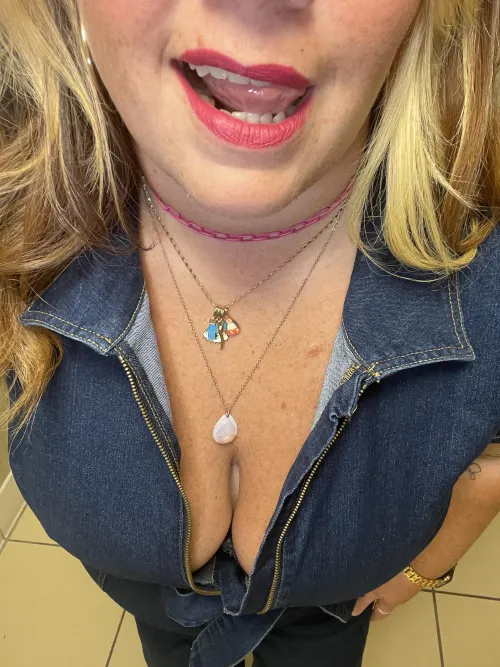 Thumbnail Fashion Dilemma: Help with My Zipper | norisknofunn100