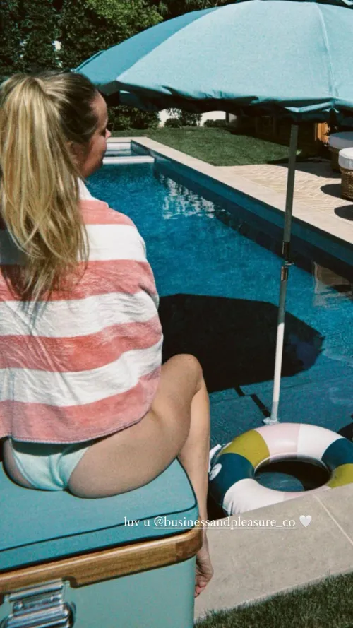 Thumbnail Brie Larson: A Cinematic Star | CelebrityButts