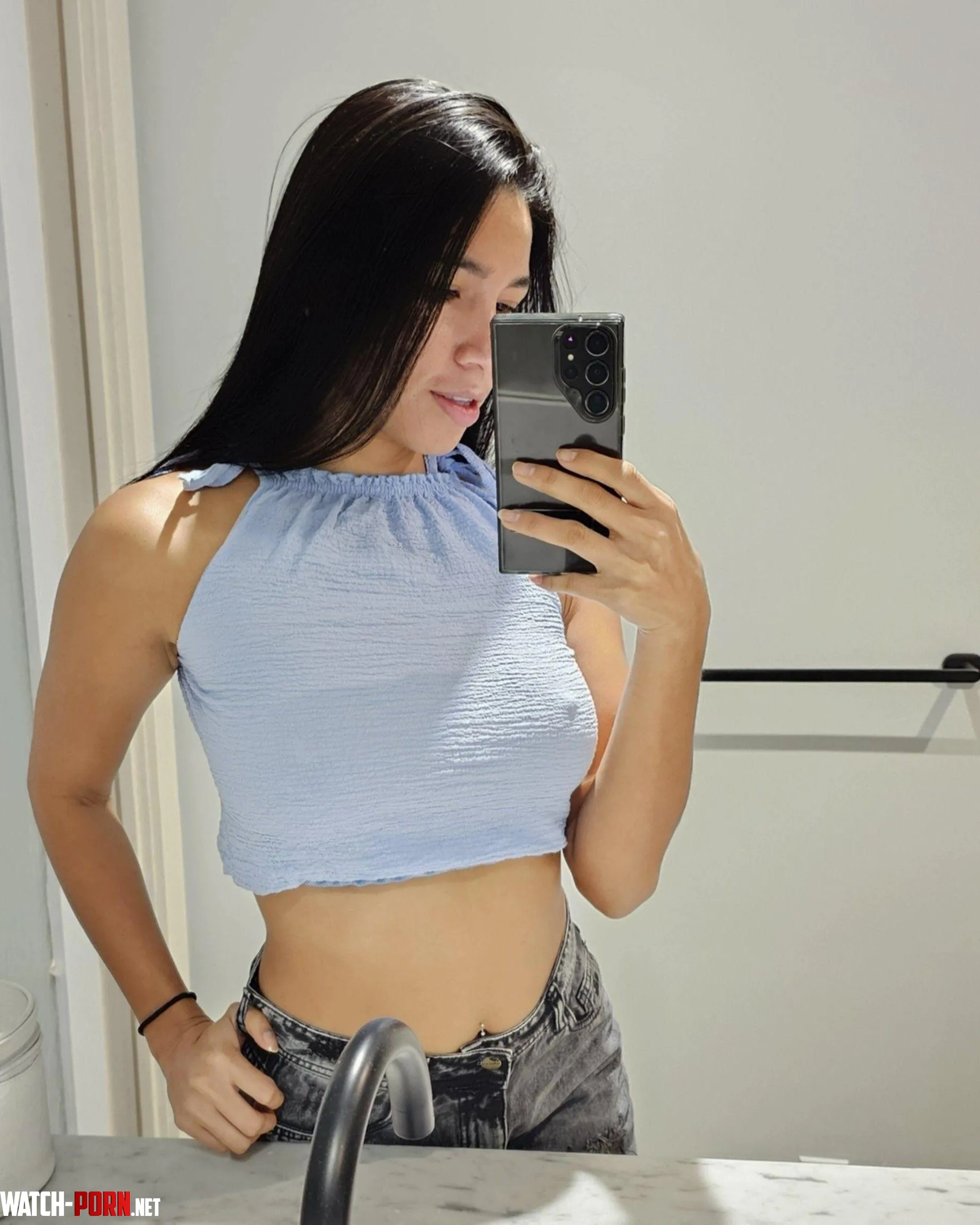 Love to show off my sexy tummy by baddiexgirl